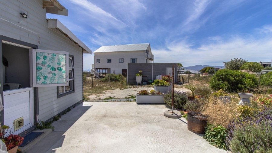 4 Bedroom Property for Sale in De Kelders Western Cape